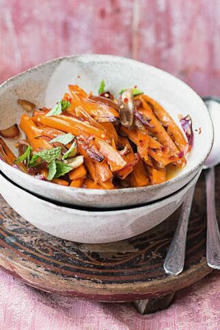 Scharfe Möhren mit Datteln Scharfe Möhren mit Datteln