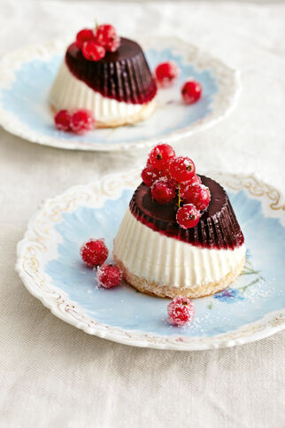 Cassis-Rosmarin-Törtchen Cassis-Rosmarin-Törtchen