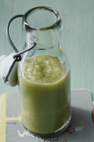 Gemüse-Smoothie mit Paprika und Tomate