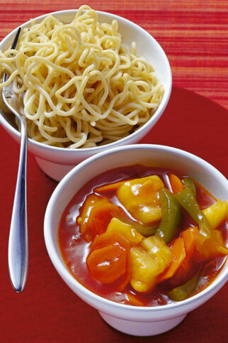 Nudeln mit Süss-Saurer Sauce