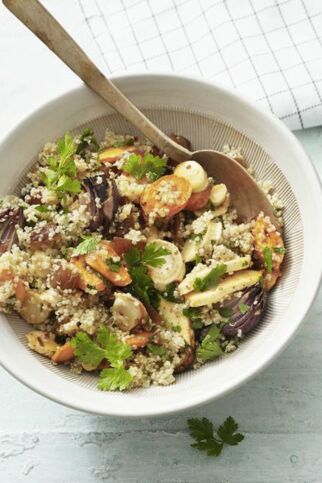 Quinoa-Salat mit Ofengemüse