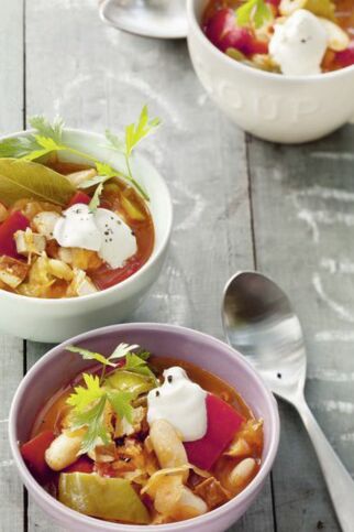 Paprika-Sauerkraut-Topf mit weißen Bohnen Paprika-Sauerkraut-Topf mit weißen Bohnen