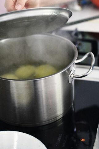 Kartoffel-klöße halb und halb Kartoffel-klöße halb und halb