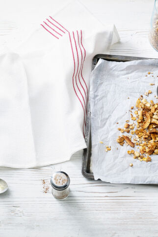 Geröstetes Low-Carb-Müsli Geröstetes Low-Carb-Müsli