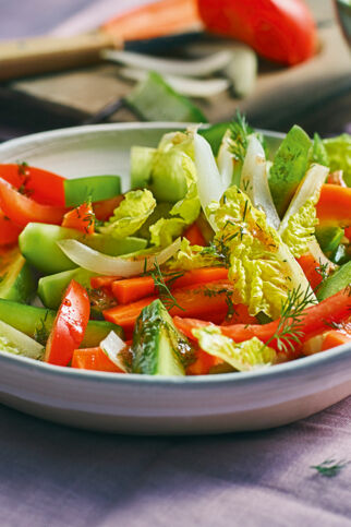 Stiftelsalat mit Tomaten Stiftelsalat mit Tomaten