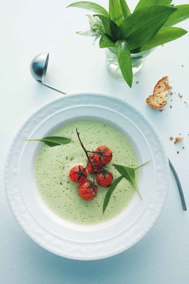 28 feine Kräutersuppen-Rezepte | Küchengötter 28 feine Kräutersuppen-Rezepte | Küchengötter