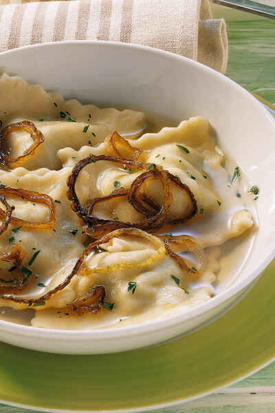 Vom Spätzle bis zum Wustsalat: Typisch Schwäbische Gerichte | Küchengötter Vom Spätzle bis zum Wustsalat: Typisch Schwäbische Gerichte | Küchengötter