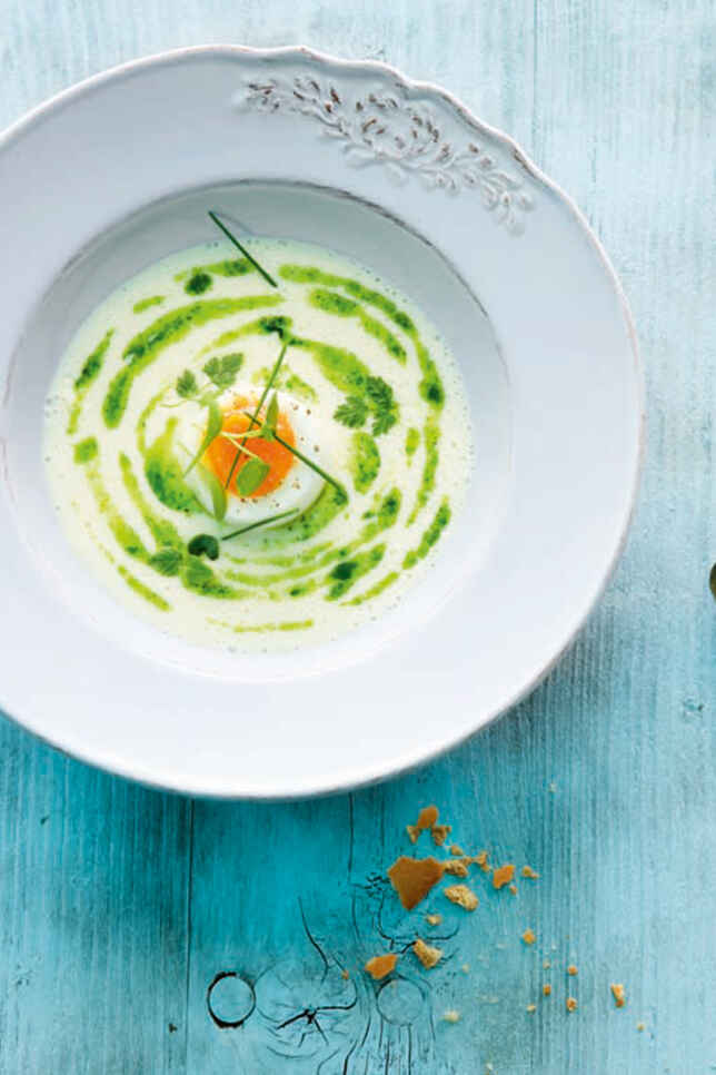 28 feine Kräutersuppen-Rezepte | Küchengötter 28 feine Kräutersuppen-Rezepte | Küchengötter