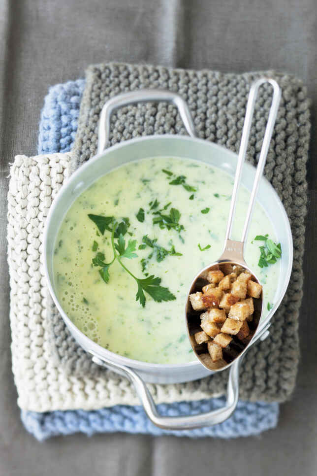 28 feine Kräutersuppen-Rezepte | Küchengötter 28 feine Kräutersuppen-Rezepte | Küchengötter