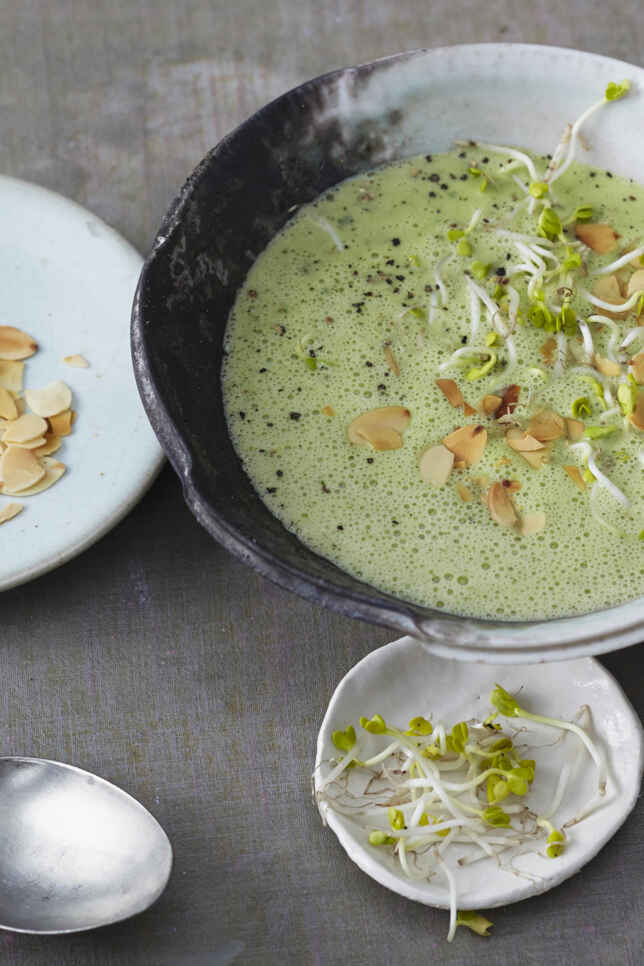 28 feine Kräutersuppen-Rezepte | Küchengötter 28 feine Kräutersuppen-Rezepte | Küchengötter