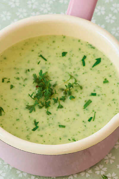 28 feine Kräutersuppen-Rezepte | Küchengötter