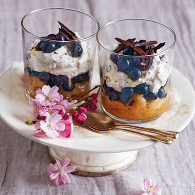 Trifle mit marinierten Beeren und Mascarpone-Schoko-Creme