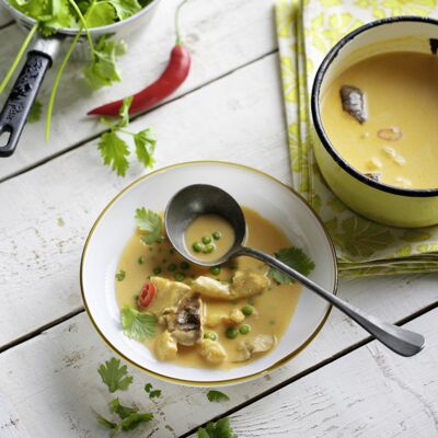 Kokos-Curry-Suppe mit Hähnchen