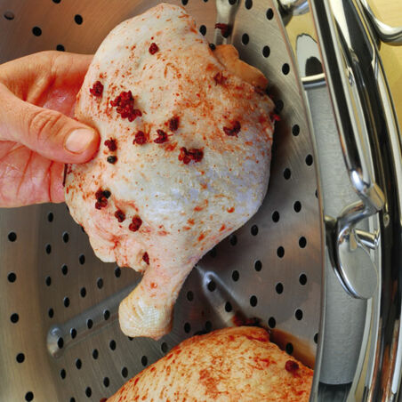 Gedämpfte und knusprig ausgebackene Ente Gedämpfte und knusprig ausgebackene Ente