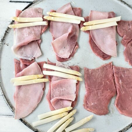 Kalbsröllchen mit Spargelfüllung Kalbsröllchen mit Spargelfüllung