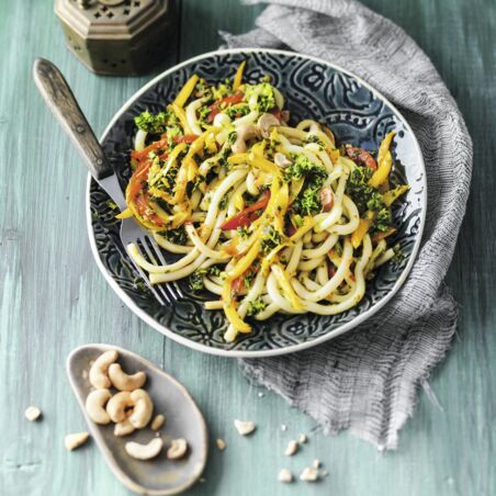 Gebratene Udonnudeln mit Grünkohl Gebratene Udonnudeln mit Grünkohl