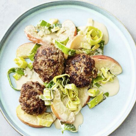 Puten-Frikadellen-Apfel-Lauch-Sauce Puten-Frikadellen-Apfel-Lauch-Sauce