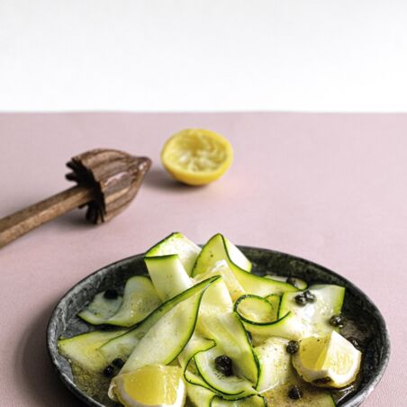 Zucchinisalat-mit-gerösteten-Kapern Zucchinisalat-mit-gerösteten-Kapern