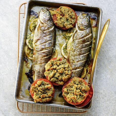 Ofenforelle mit Kräuter-Tomaten Ofenforelle mit Kräuter-Tomaten