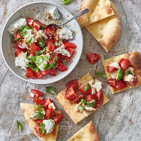 Caprese-Pinsa-Häppchen Caprese-Pinsa-Häppchen