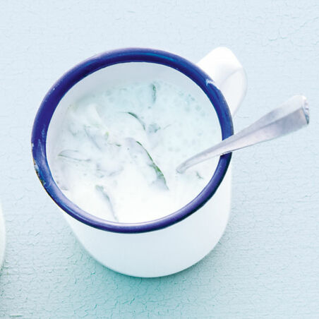 Gurken-Joghurt-Dip für Zwei Gurken-Joghurt-Dip für Zwei