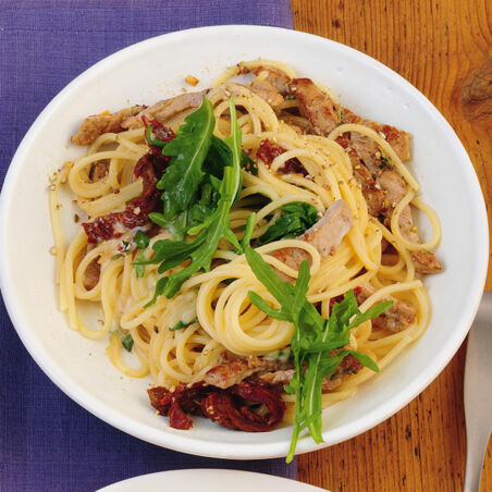 Spaghetti mit Kalbfleisch und Rucola