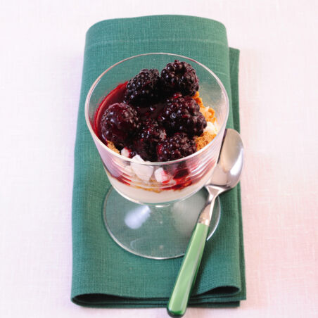 Brombeerkompott mit Baiser Brombeerkompott mit Baiser