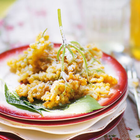 Knusprig frittierte Hollerküchle Knusprig frittierte Hollerküchle