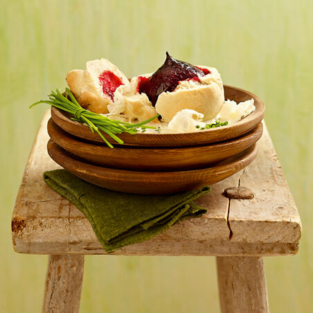 Rote Bete im Brotteig mit Meerrettich Rote Bete im Brotteig mit Meerrettich