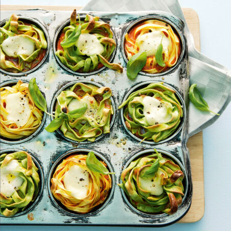 Gratinierte Nudelmuffins