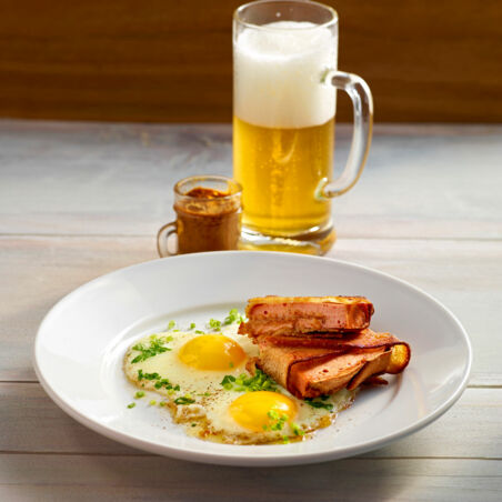 Gfüllter Leberkas im knusprigen Brotmantel Gfüllter Leberkas im knusprigen Brotmantel