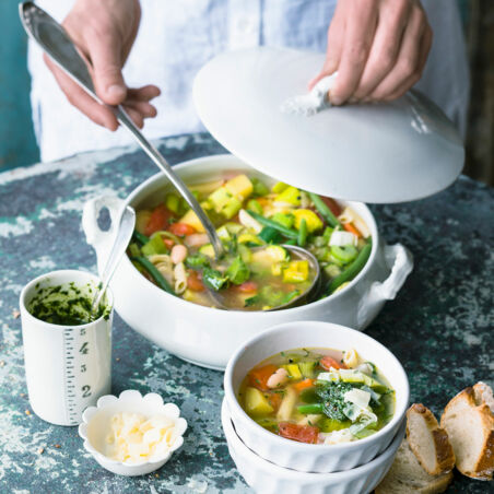 Soupe au pistou - Gemüsesuppe mit Pistou Soupe au pistou - Gemüsesuppe mit Pistou