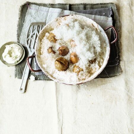 Gebackene Zwiebeln mit Thymian-Dip Gebackene Zwiebeln mit Thymian-Dip