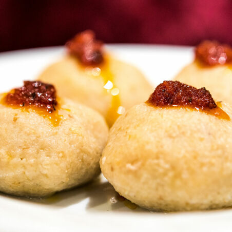 GRIESSBÄLLCHEN MIT HACKFLEISCHFÜLLUNG GRIESSBÄLLCHEN MIT HACKFLEISCHFÜLLUNG