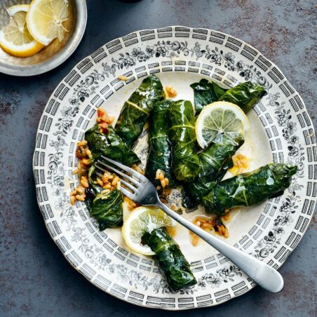 Yaprak Sarması - Gewickelte Kohlrabiblätter Yaprak Sarması - Gewickelte Kohlrabiblätter