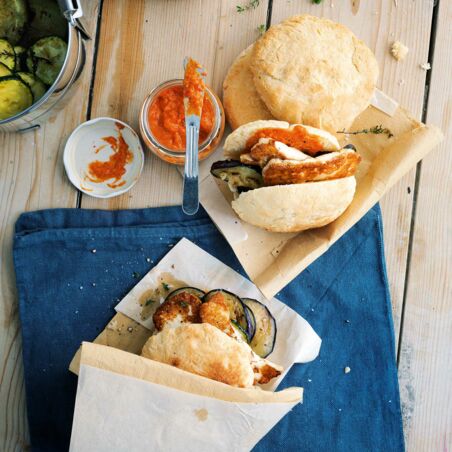 Pita-Taschen mit Grillgemüse und Hummus