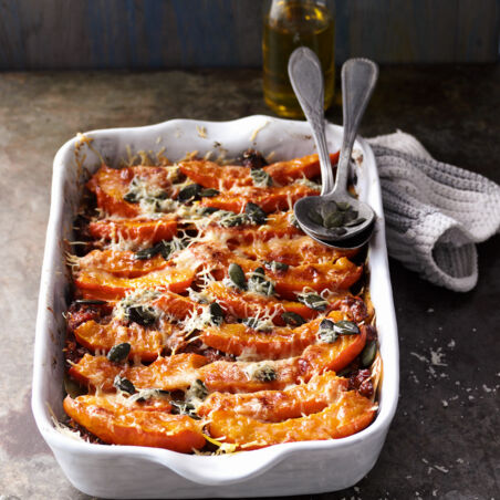 Kürbislasagne mit Hackfleisch und Parmesan Kürbislasagne mit Hackfleisch und Parmesan
