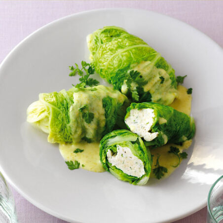 Zuckerhut-Röllchen mit Hähnchen Zuckerhut-Röllchen mit Hähnchen