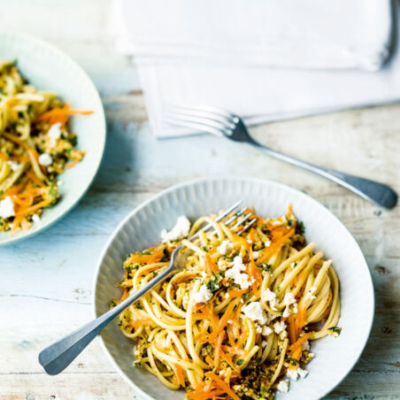Möhrennudeln mit Feta-Pesto Möhrennudeln mit Feta-Pesto