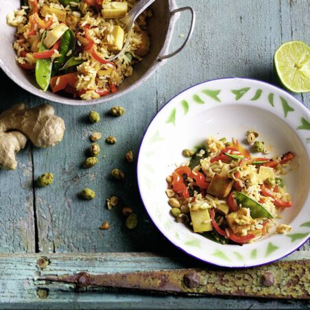 Bratreis mit Gemüse und Wasabinüssen Bratreis mit Gemüse und Wasabinüssen