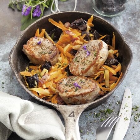 Schweinemedaillons auf Pflaumengemüse Schweinemedaillons auf Pflaumengemüse