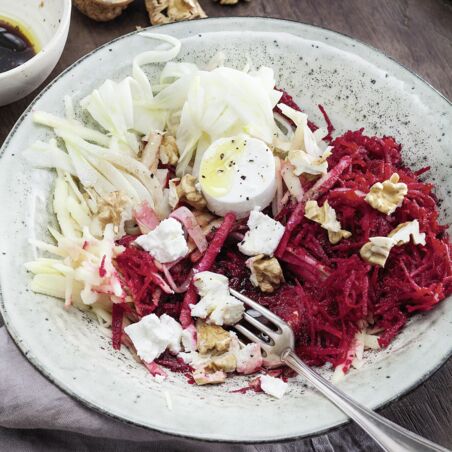 Rote-Bete-Rohkost mit Fenchel Rote-Bete-Rohkost mit Fenchel