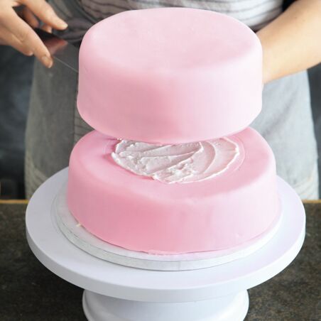 Aufbau mehrstöckiger Torten Aufbau mehrstöckiger Torten