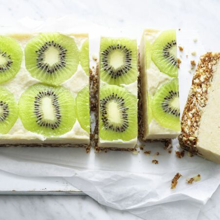 Geballte Fruchtpower raw Kiwi-Cake