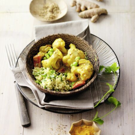 Scharfes Blumenkohl-Curry mit Hirse Scharfes Blumenkohl-Curry mit Hirse