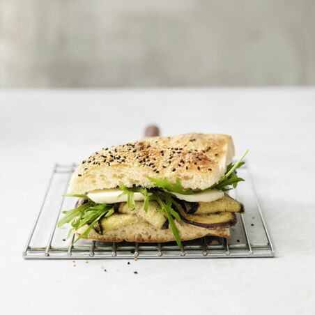 Auberginen-Mozzarella-Fladenbrot Auberginen-Mozzarella-Fladenbrot