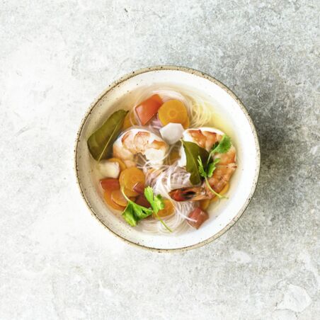 Schnelle Glasnudelsuppe mit Riesengarnelen Schnelle Glasnudelsuppe mit Riesengarnelen