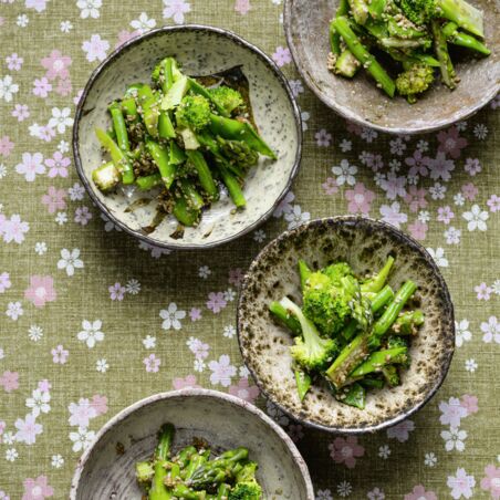 Grünes Gemüse mit Sesam »Goma-Ae« Grünes Gemüse mit Sesam »Goma-Ae«