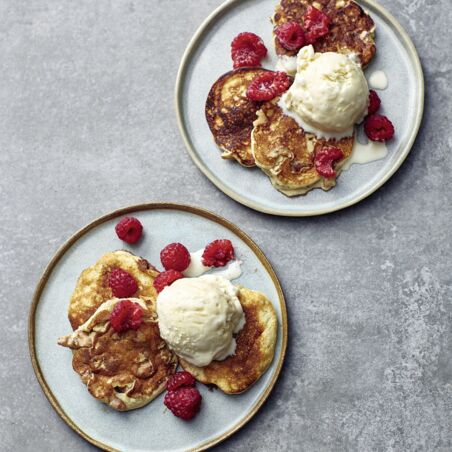 Walnuss-Pancakes mit Bananeneis Walnuss-Pancakes mit Bananeneis