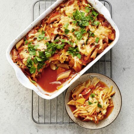 Gemüse-Nudel-Gratin mit Hähnchen Gemüse-Nudel-Gratin mit Hähnchen